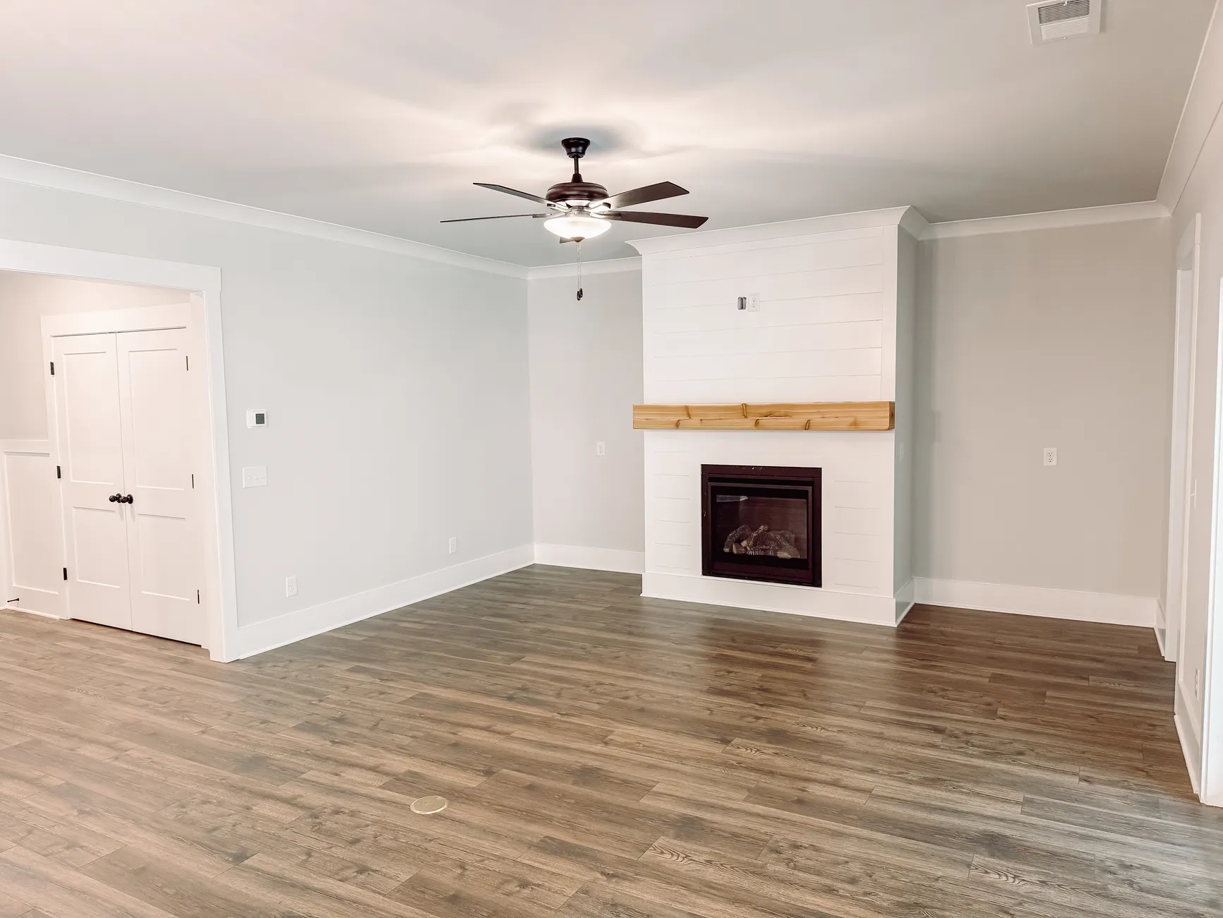 Listing photograph 6 of 203 Half Moon Lane