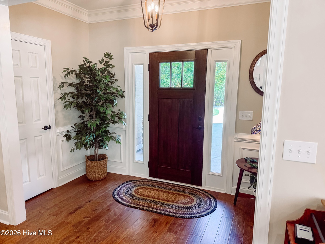 Listing photograph 7 of 104 Rivanna Lane