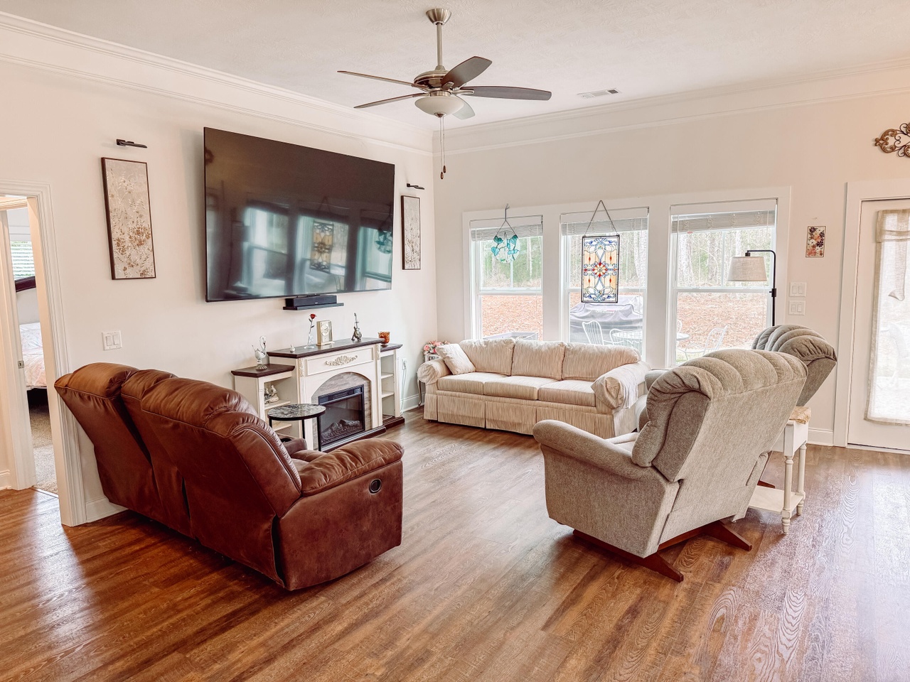 Listing photograph 6 of 119 Cypress Drive