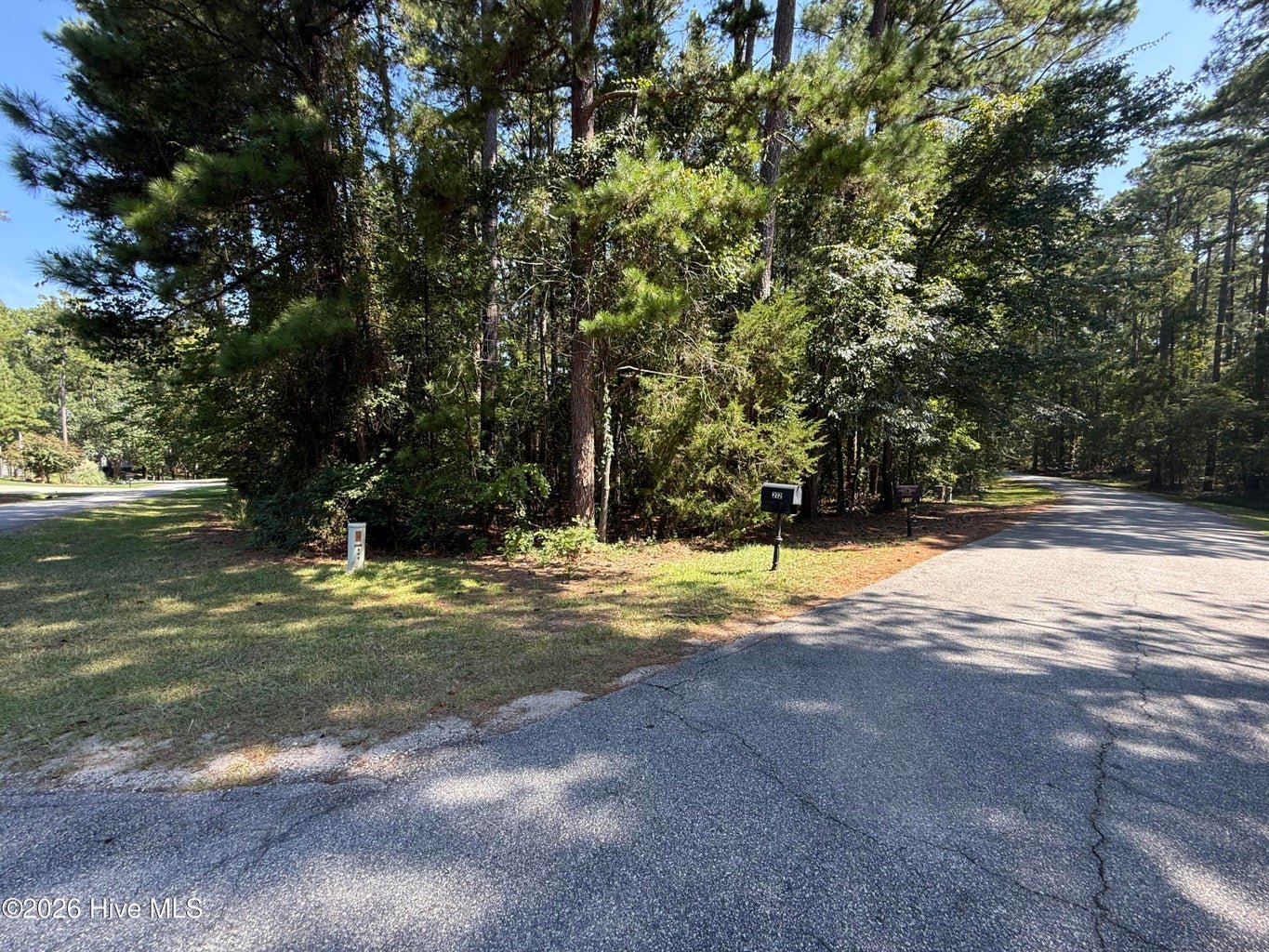 Listing photograph 2 of 3-17 Bay Circle