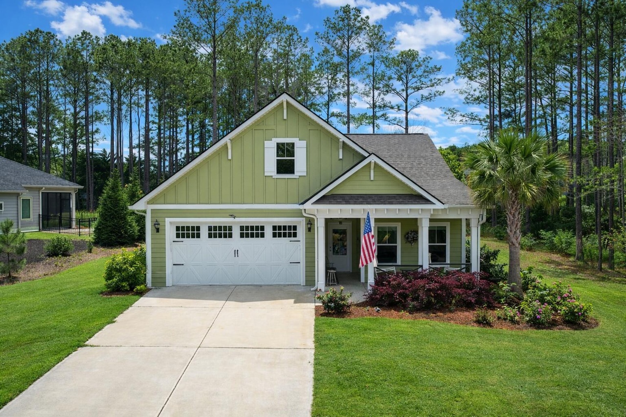 Listing photograph of 119 Cypress Drive