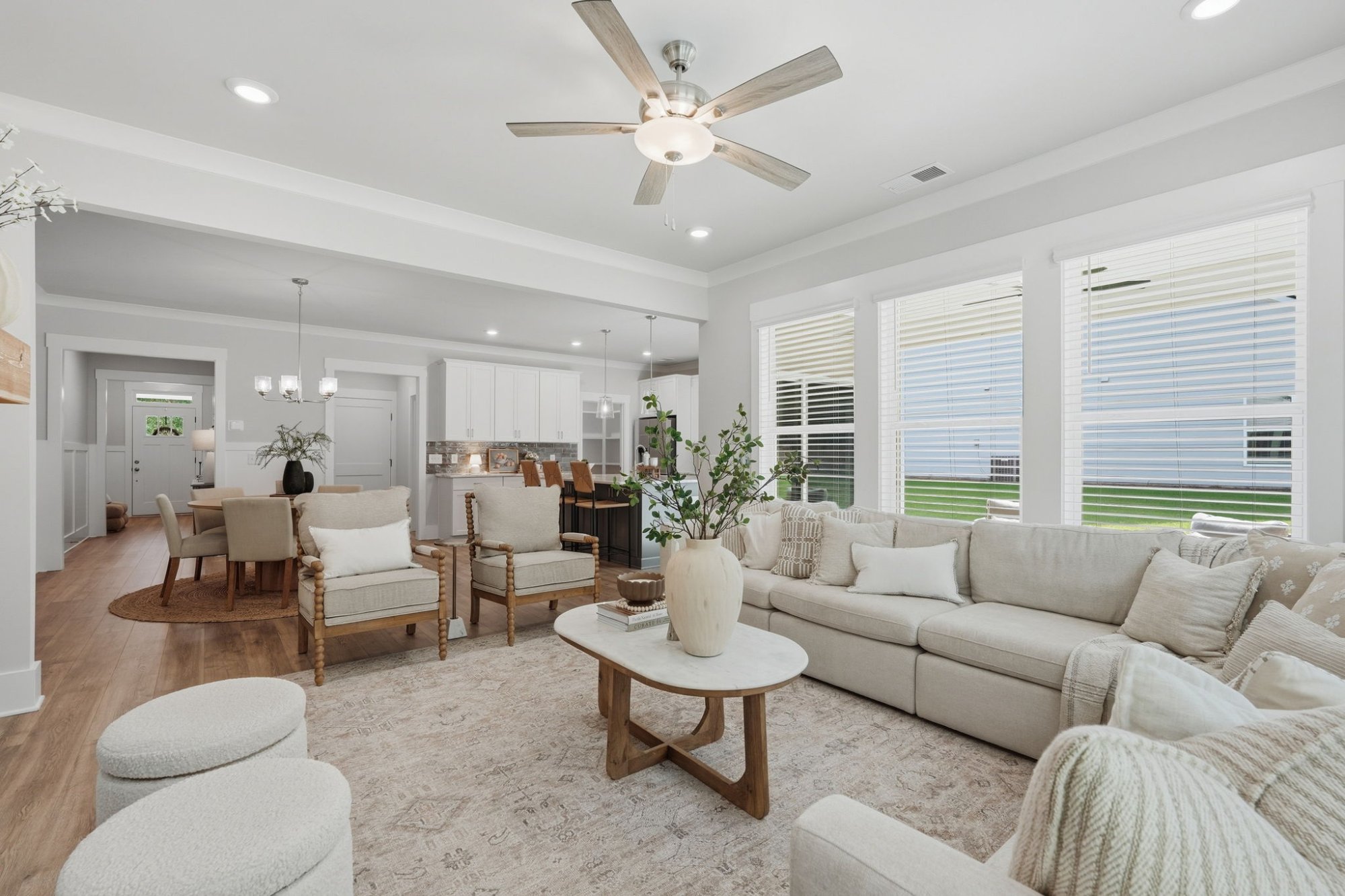 Listing photograph 15 of 250 Fairway Drive