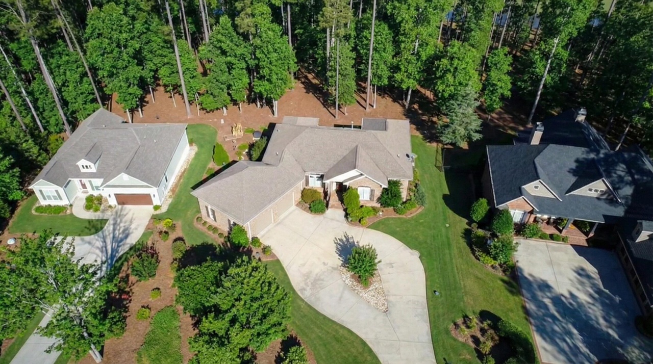 Listing photograph 2 of 148 Grandview Drive