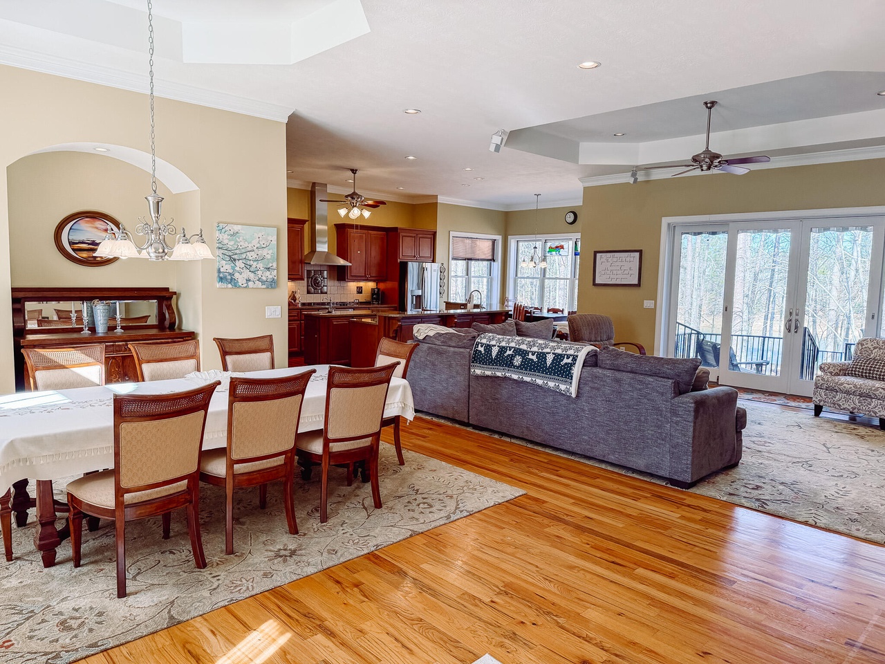 Listing photograph 5 of 148 Grandview Drive