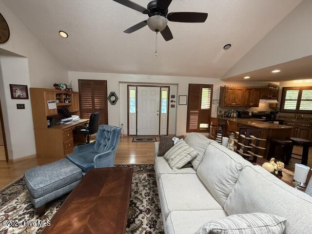 Listing photograph 13 of 128 Royal Pine Lane