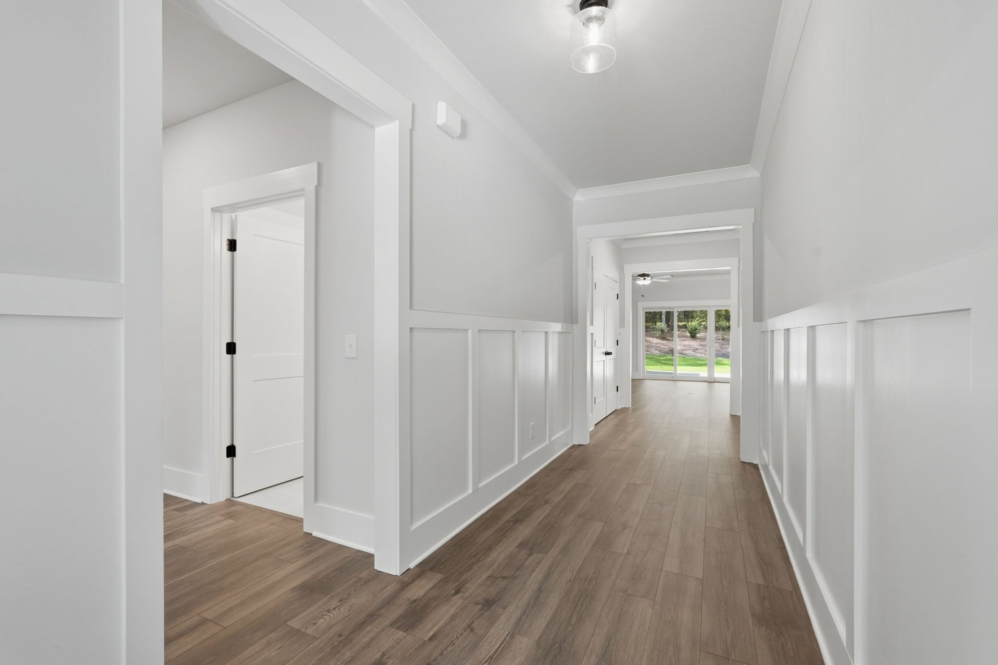 Listing photograph 11 of 248 Fairway Drive