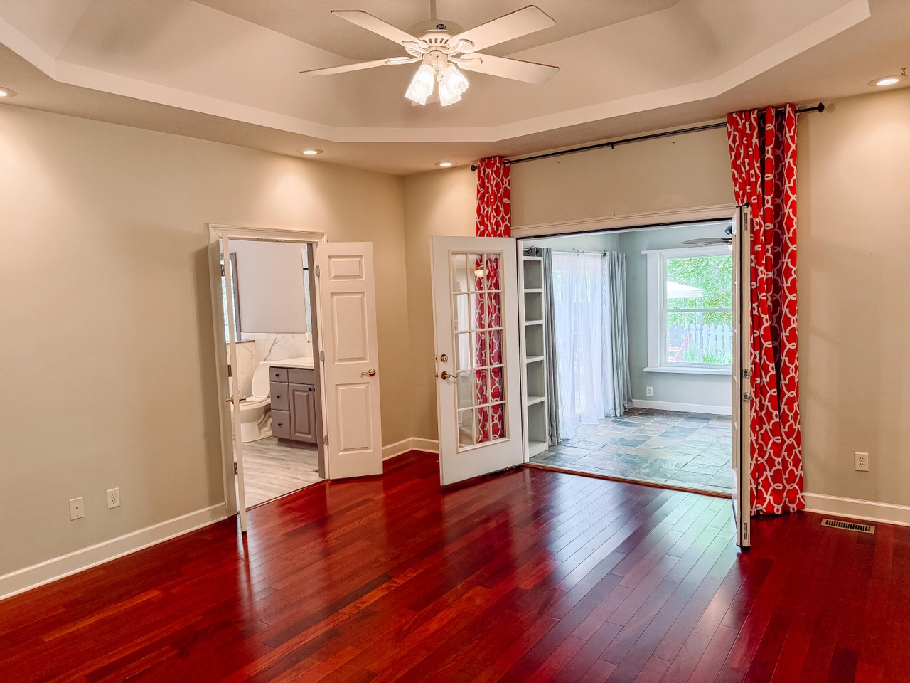 Listing photograph 16 of 174 Tara Drive