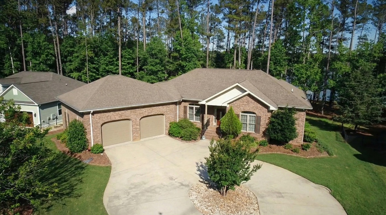 Listing photograph of 148 Grandview Drive