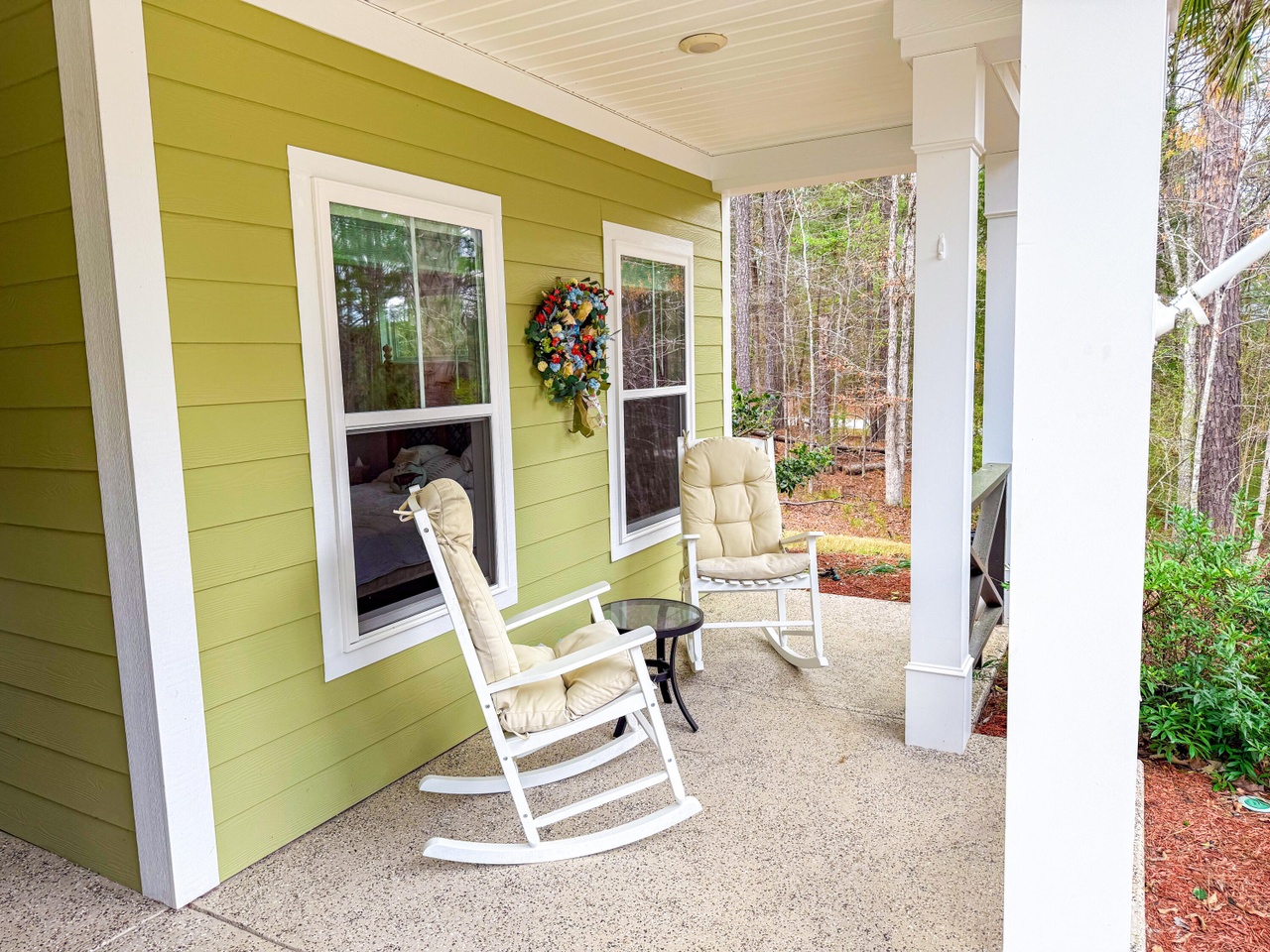 Listing photograph 2 of 119 Cypress Drive