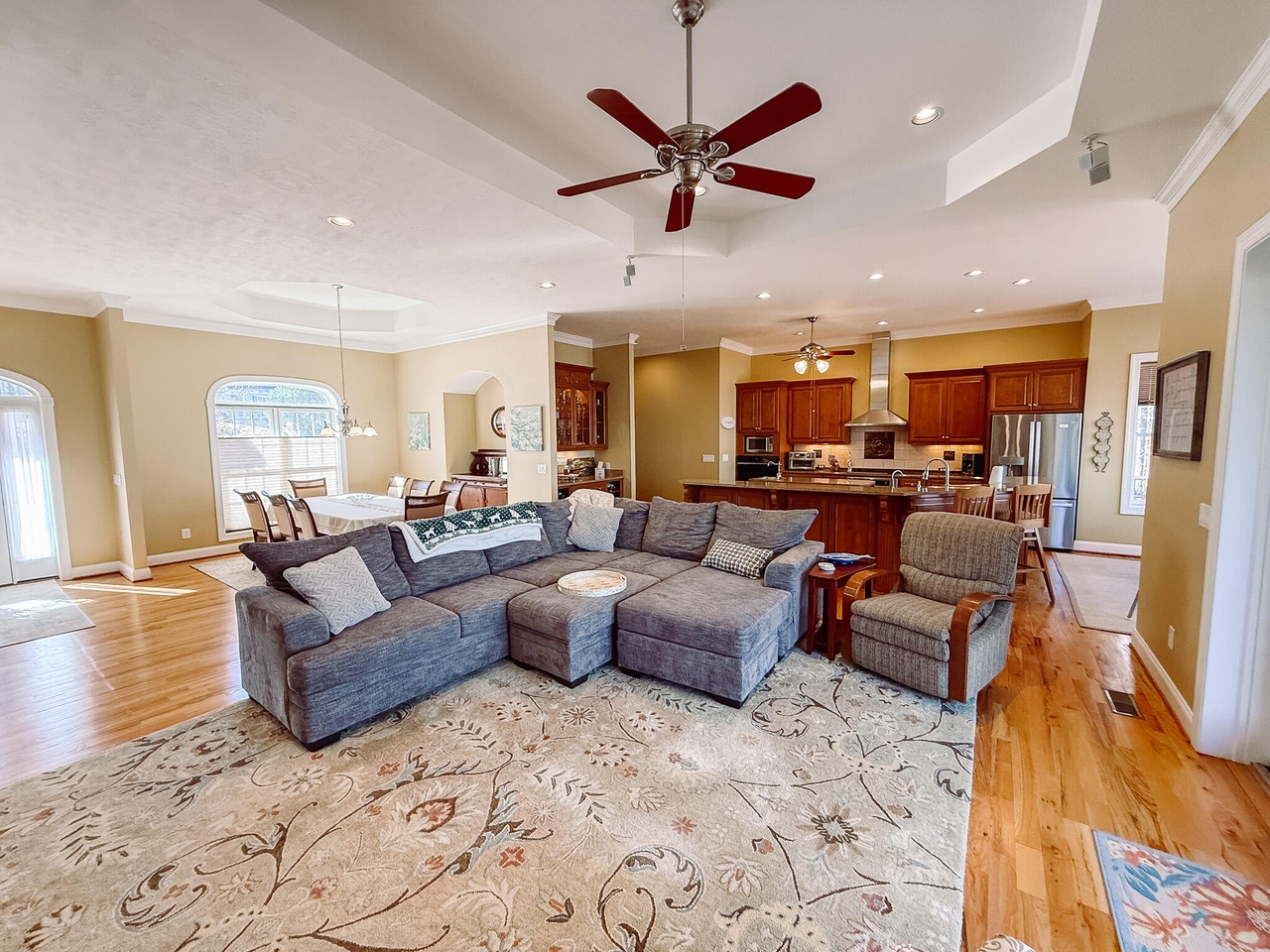 Listing photograph 9 of 148 Grandview Drive