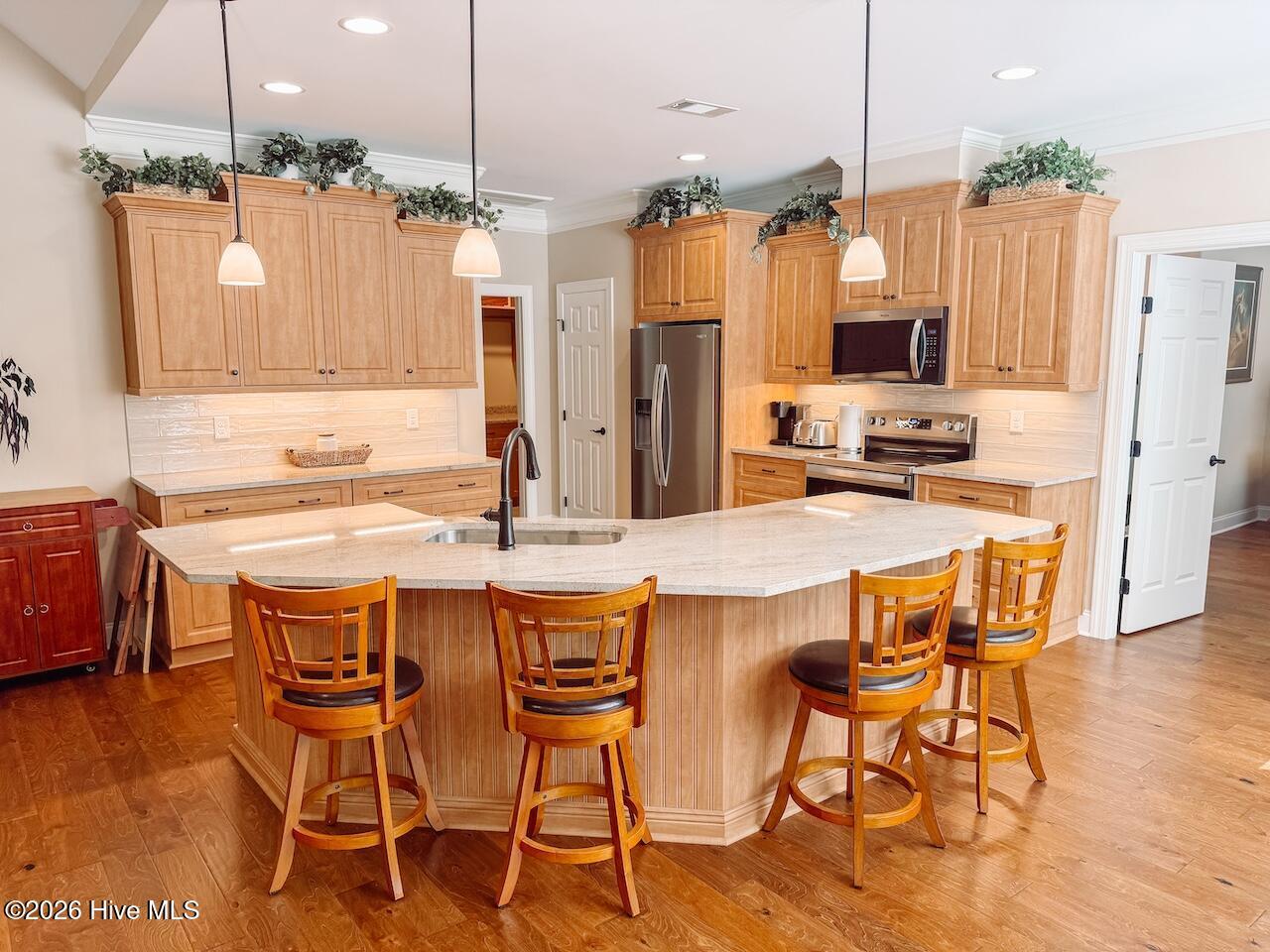 Listing photograph 11 of 104 Rivanna Lane