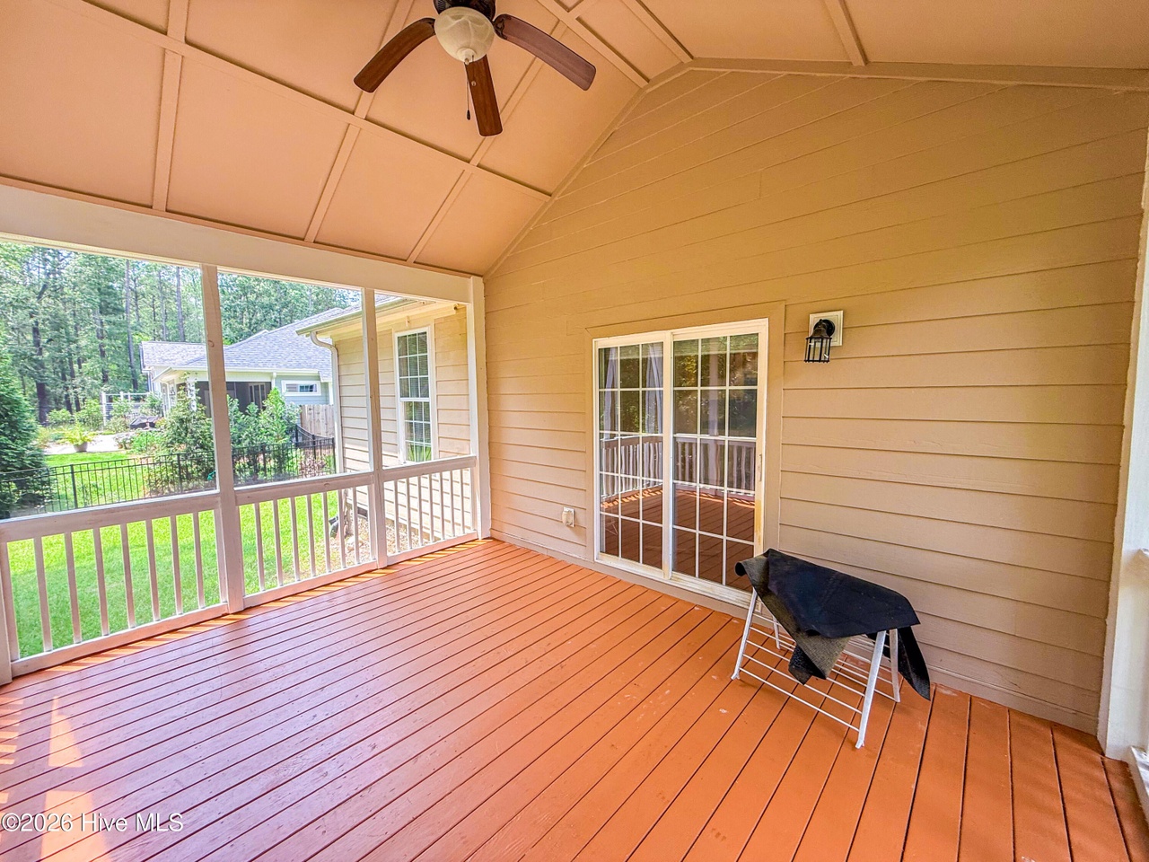 Listing photograph 21 of 165 Rhett Drive