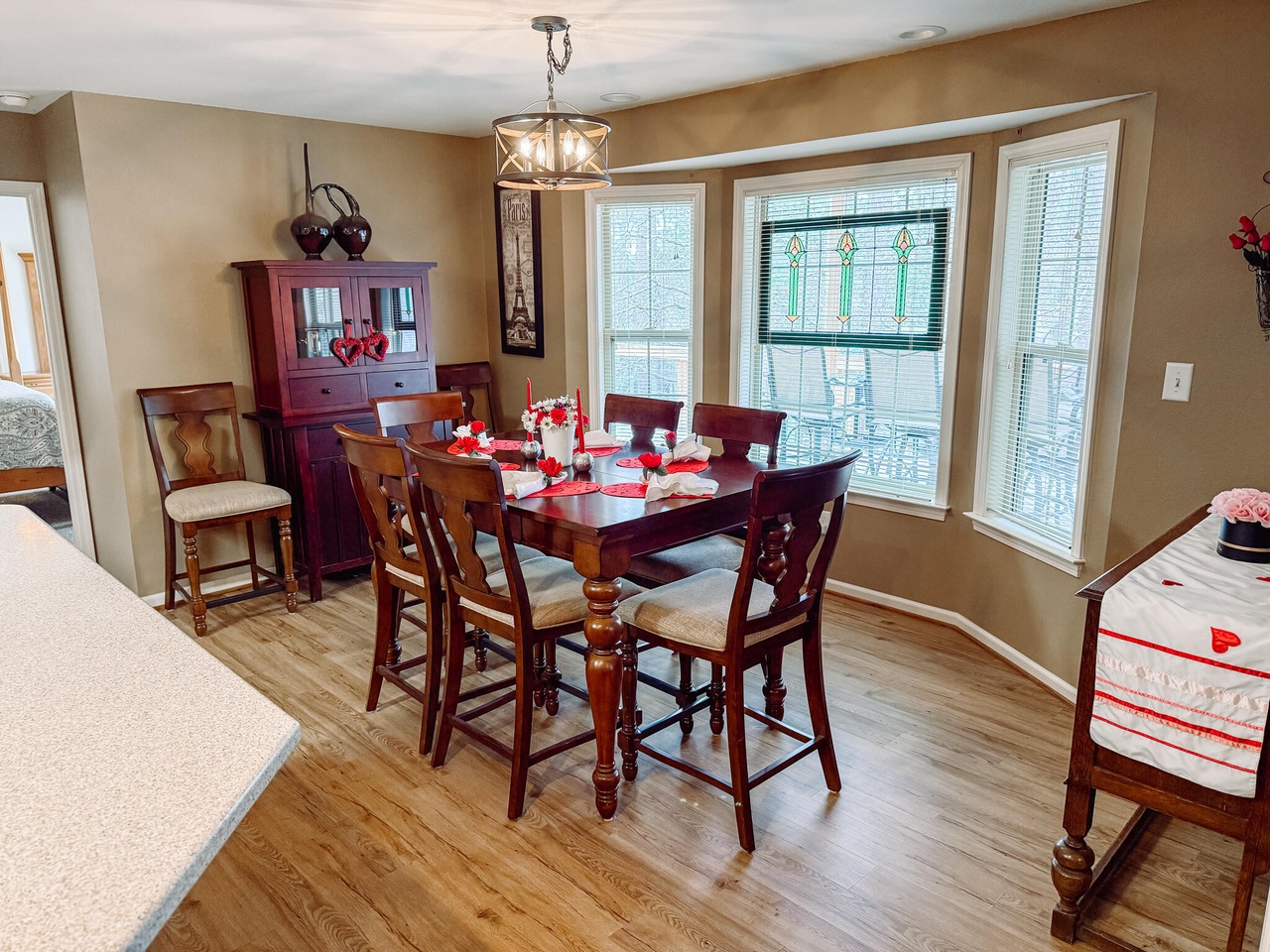 Listing photograph 16 of 307 Superior Cove