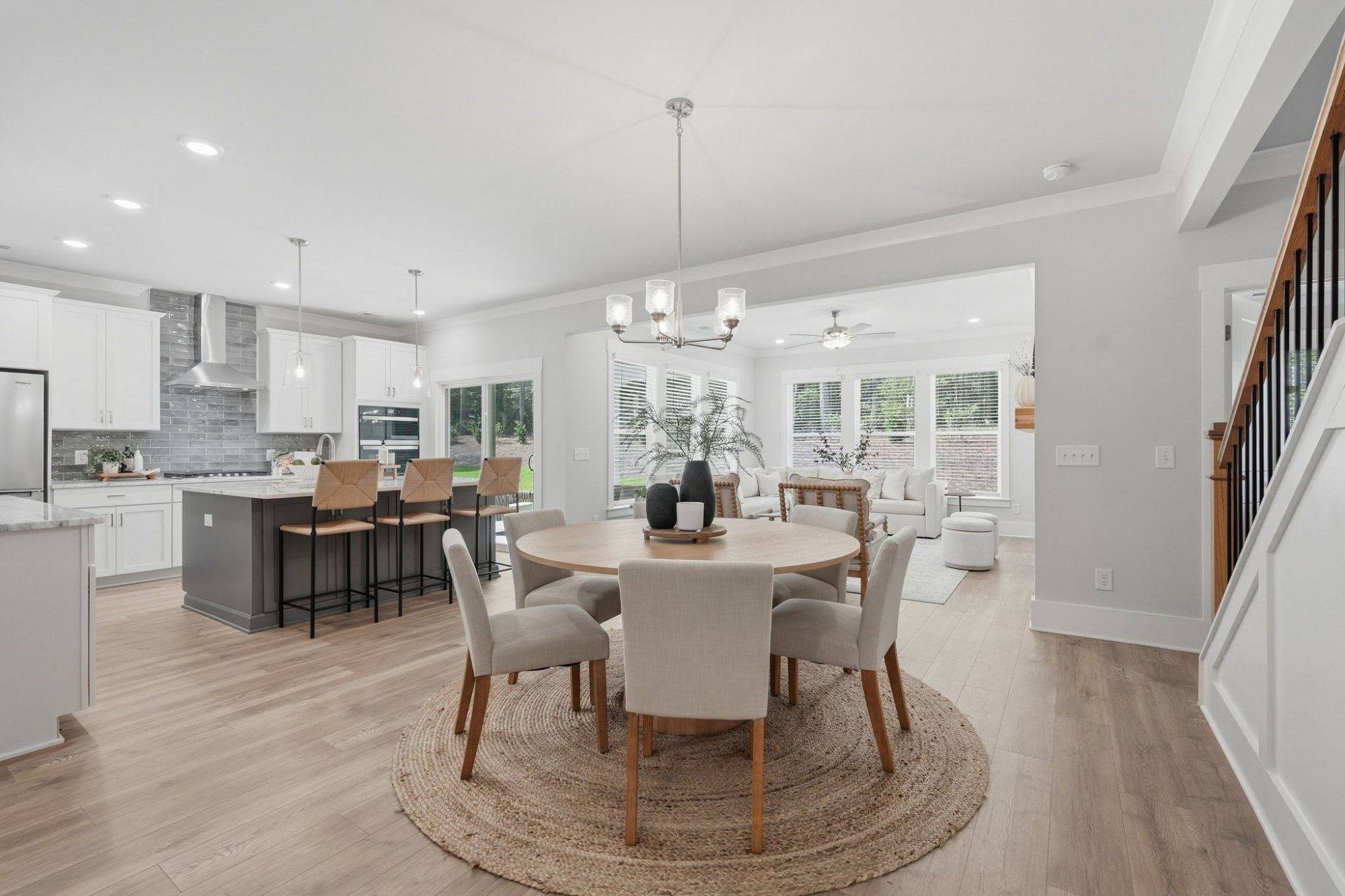 Listing photograph 10 of 250 Fairway Drive
