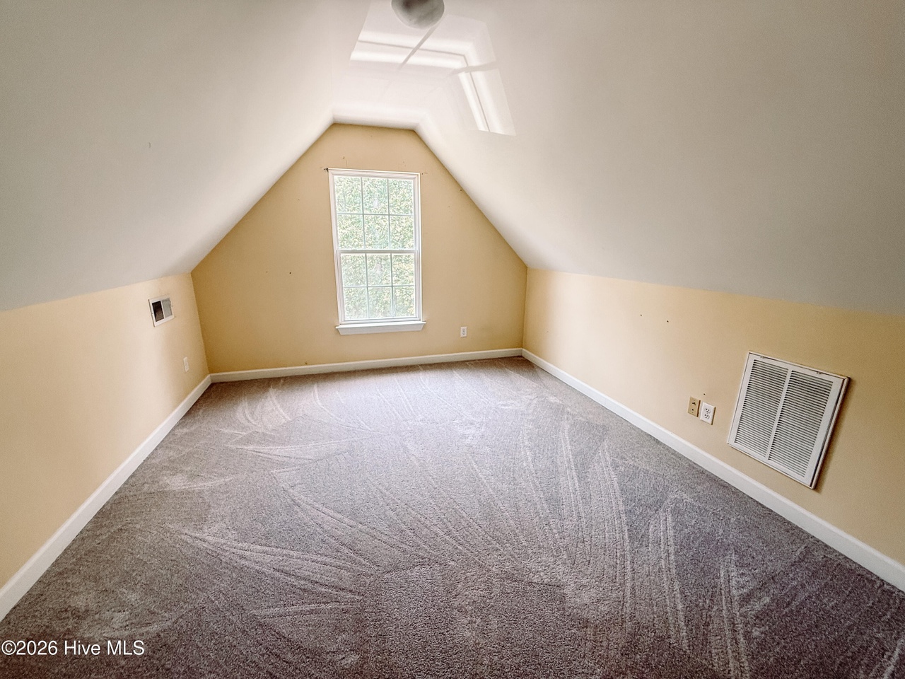 Listing photograph 19 of 165 Rhett Drive