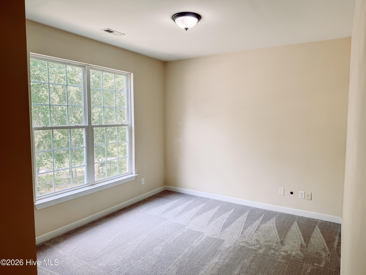 Listing photograph 3 of 165 Rhett Drive