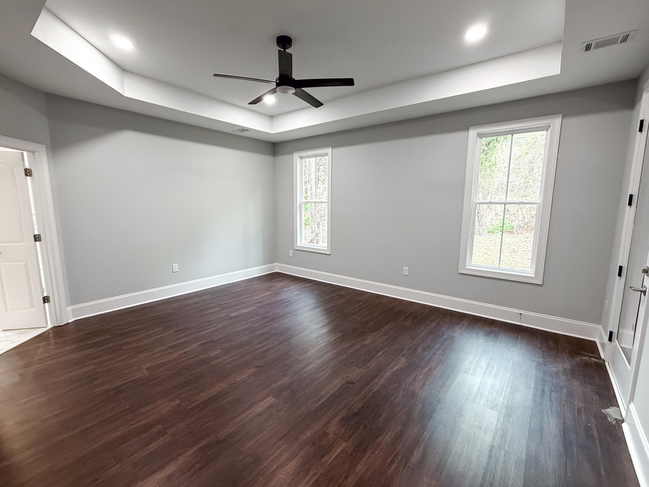 Listing photograph 17 of 216 Brassie Drive