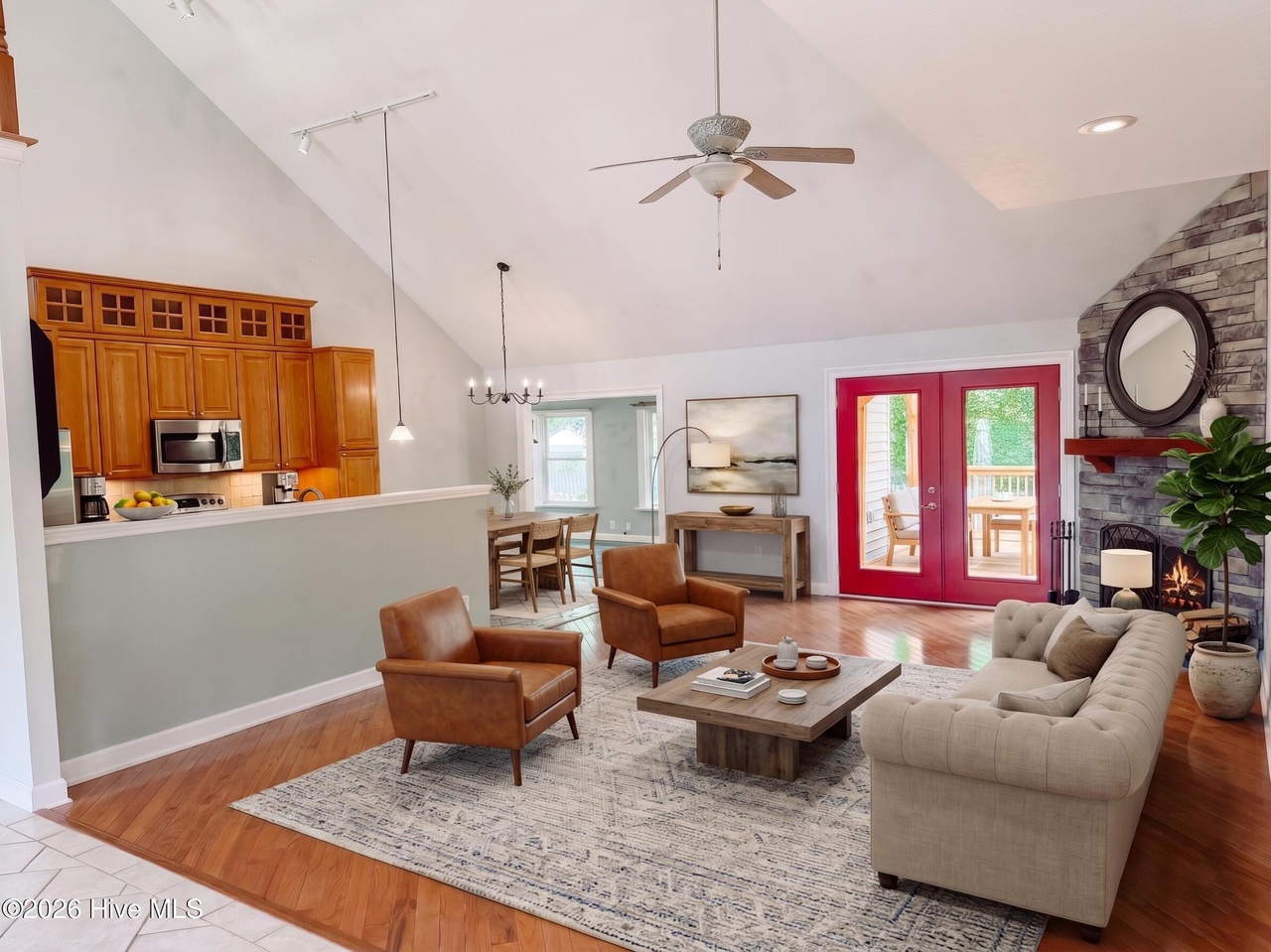 Listing photograph 8 of 174 Tara Drive